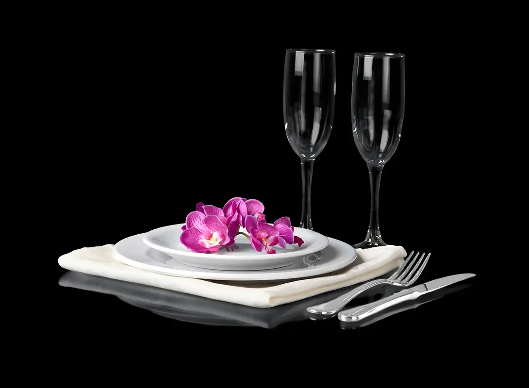 Assiettes, verres et couverts